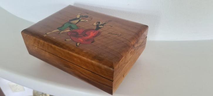 Jurasong Musicbox Cilinderspeeldoos hout Sieradendoos Reuge, Antiek en Kunst, Antiek | Woonaccessoires, Ophalen of Verzenden