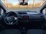 Toyota Yaris 1.0 VVT-i Aspiration Airco/El.ramen/Nw.koppelin, Auto's, Toyota, Euro 5, Stof, Gebruikt, Zwart