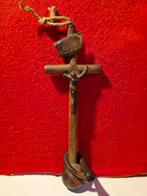 Antiek Houten Kruisbeeld / Crucifix geestelijke pelgrim, Ophalen of Verzenden, Gebruikt, Beeld(je), Christendom | Katholiek