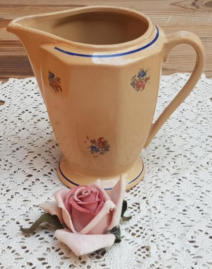 Frans brocante melkkannetje met bloemetjes, Badonviller ?, Huis en Inrichting, Keuken | Servies, Zo goed als nieuw, Overige typen
