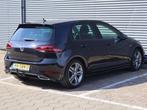 Volkswagen Golf 1.5 TSI Highline Business R|Virtual|Massage|, 65 €/maand, 4 cilinders, Alcantara, Zwart