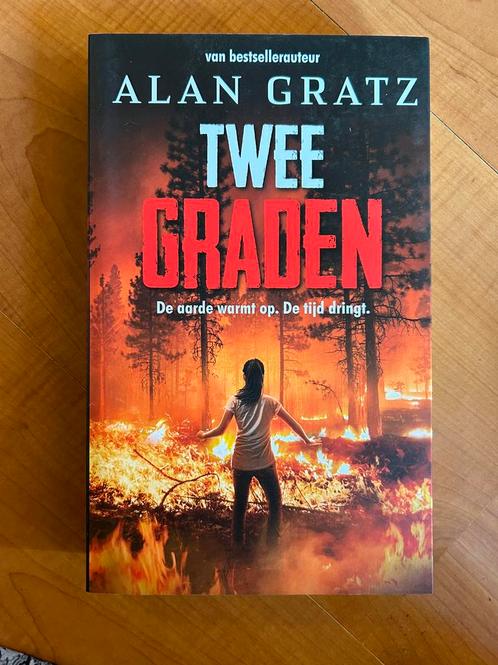 Twee graden, Boeken, Kinderboeken | Jeugd | 13 jaar en ouder, Zo goed als nieuw, Fictie, Ophalen of Verzenden
