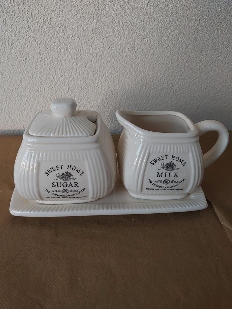 Leuk crèmekleurig roomstel - Sweet Home, Keramiek, Overige typen, Ophalen of Verzenden, Zo goed als nieuw