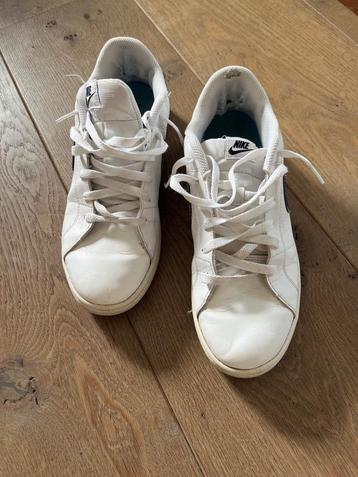 Nike sneakers maat 44 beschikbaar voor biedingen