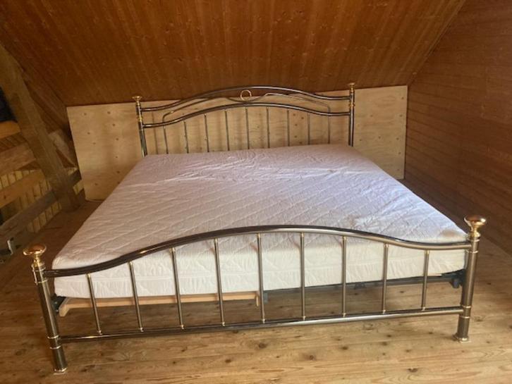 Tweepersoons matras 180 x 200 - vrijwel nieuw, Huis en Inrichting, Slaapkamer | Matrassen en Bedbodems, Zo goed als nieuw, Matras