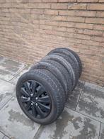 Winterbanden set Toyota Yaris, Auto diversen, Wieldoppen, Ophalen of Verzenden