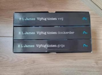 Vijftig Tinten Grijs - E.L. James | Trilogie Compleet in Box beschikbaar voor biedingen