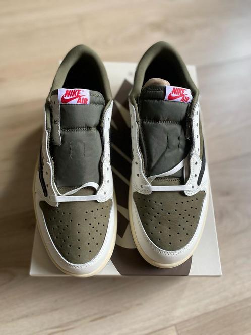 Jordan 1 Retro Low OG SP Travis Scott Medium Olive, Kleding | Heren, Schoenen, Nieuw, Ophalen of Verzenden