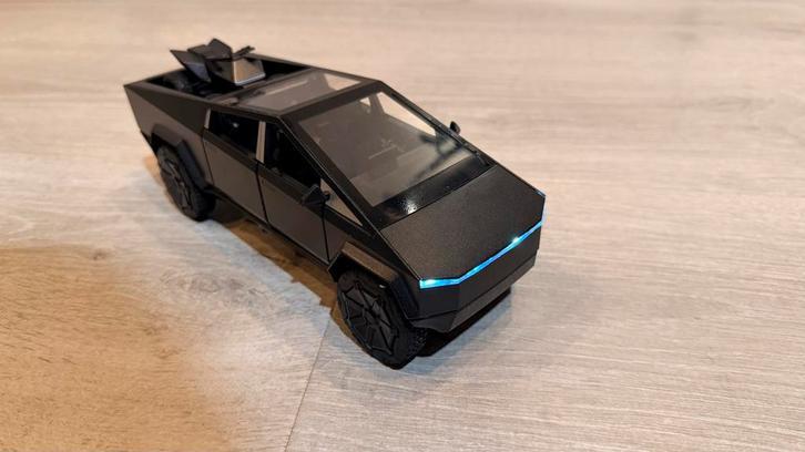 Tesla Cybertruck Model - Zeldzaam!, Hobby en Vrije tijd, Modelbouw | Auto's en Voertuigen, Zo goed als nieuw, Auto, Groter dan 1:32