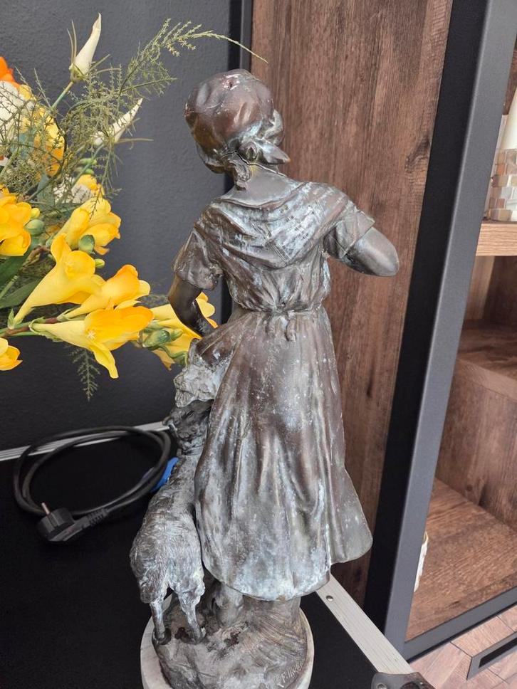 Frans  Beeld - Meisje met Schaap, Antiek en Kunst, Kunst | Beelden en Houtsnijwerken, Ophalen of Verzenden