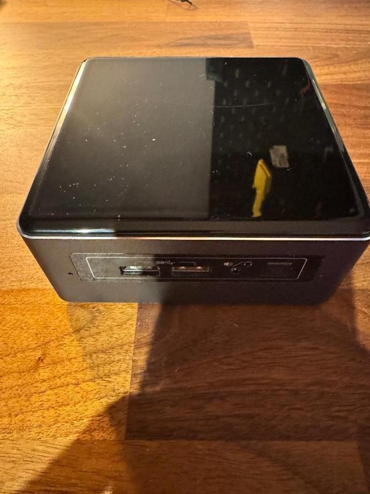 Intel NUC Kit NUC7i7BNH i7/8GB RAM/250GB minipc, Computers en Software, Barebones, Gebruikt, Ophalen of Verzenden