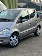 Mercedes-Benz A-Klasse 1.4 A140 Classic 2002 Grijs, Auto's, Voorwielaandrijving, 4 cilinders, Leder en Stof, Handgeschakeld