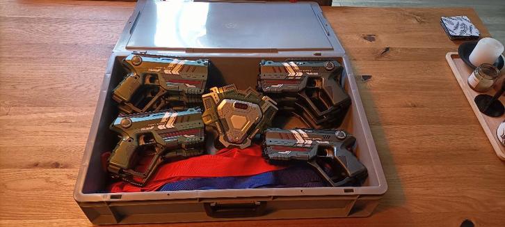 lasergame pistolen te huur,  leuk voor een kinderfeest, Hobby en Vrije tijd, Feestartikelen | Verhuur, Zo goed als nieuw, Overige
