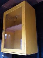 Oud kastje wandkastje brocante keukenkastje houten, Ophalen