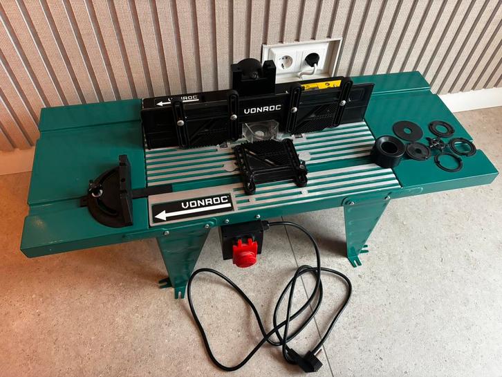 Vonroc freestafel incl Ferm bovenfrees, Doe-het-zelf en Verbouw, Gereedschap | Freesmachines, Zo goed als nieuw, Elektrisch, Bovenfrees