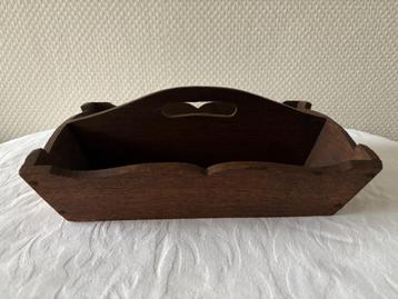 Antieke houten bestekbak, geschulpte rand, handvat, 2 vakken beschikbaar voor biedingen