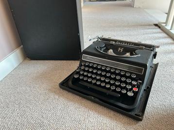 Olivetti Studio 42 Typemachine - Handelsvereeniging Ruys beschikbaar voor biedingen
