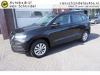 Skoda Karoq 1.0 TSI BUSINESS EDITION LUXE OKT 2021 CAMERA EL, Auto's, Voorwielaandrijving, Stof, Gebruikt, Zwart