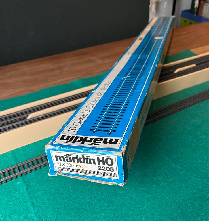 : originele Märklin H0 rails, doos met 10 rechte rails 900 m, Hobby en Vrije tijd, Modeltreinen | H0, Zo goed als nieuw, Rails