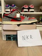 Nike SB Dunk Low Supreme Red Cement, Kleding | Heren, Schoenen, Overige kleuren, Nike, Ophalen of Verzenden, Sneakers of Gympen