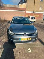 Volkswagen Golf 1.0 TSI 110pk 5D 2017 Grijs, Auto's, Handgeschakeld, 3 cilinders, 999 cc, 1300 kg