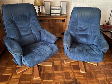 2 blauwe fauteuil stoelen