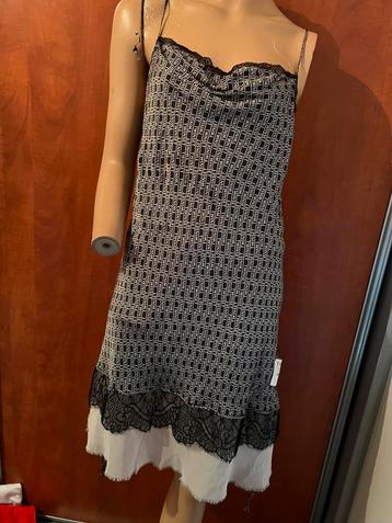 TWIN SET  nachtjapon met kant maat S it 42  origineel ZGAN beschikbaar voor biedingen