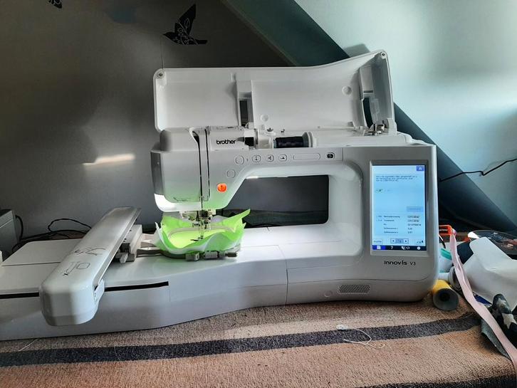 Brother borduurmachine V3 (prijsverlaging!), Hobby en Vrije tijd, Borduren en Borduurmachines, Zo goed als nieuw, Borduurmachine
