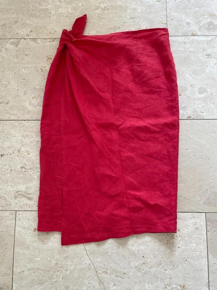 Far Hills: z.g.a.n. rode overslagrok maat 36, Kleding | Dames, Rokken, Zo goed als nieuw, Maat 36 (S), Rood, Onder de knie, Verzenden