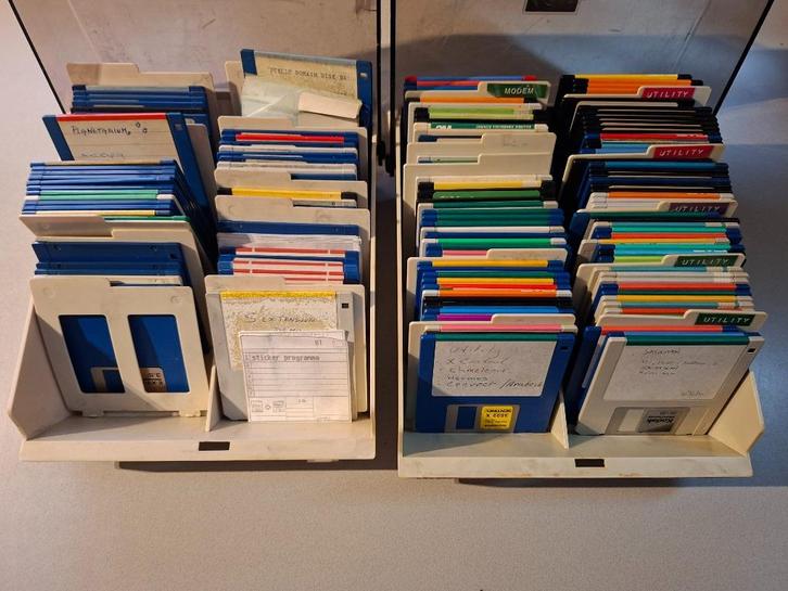 2 dozen Atari diskettes, Computers en Software, Vintage Computers, Verzenden