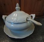 Brocante wit porselein soepterrine, onderbord en soeplepel., Antiek en Kunst, Ophalen