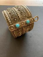 Zilverkleurige armband met turkoise steentje, Ophalen of Verzenden, Zo goed als nieuw, Zilver, Overige materialen