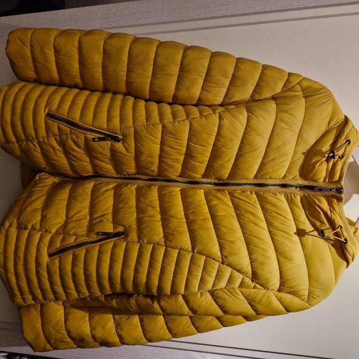 Okergeel winterjack maat 44 zgan incl verz, Kleding | Dames, Jassen | Winter, Zo goed als nieuw, Verzenden