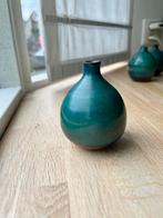 Kleine vaasjes van potttenbakkerij Lampecco, Huis en Inrichting, Woonaccessoires | Vazen, Blauw, Ophalen of Verzenden, Minder dan 50 cm