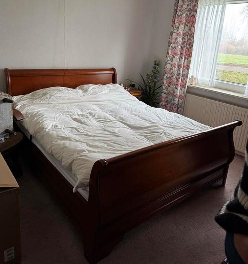 2-persoons houten bed met 2 nachtkastjes, Huis en Inrichting, Slaapkamer | Bedden, Gebruikt, Tweepersoons, 160 cm, 200 cm, Hout
