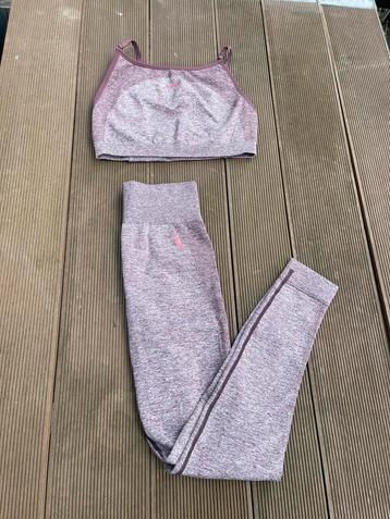 Gymshark sportsetje roze beschikbaar voor biedingen