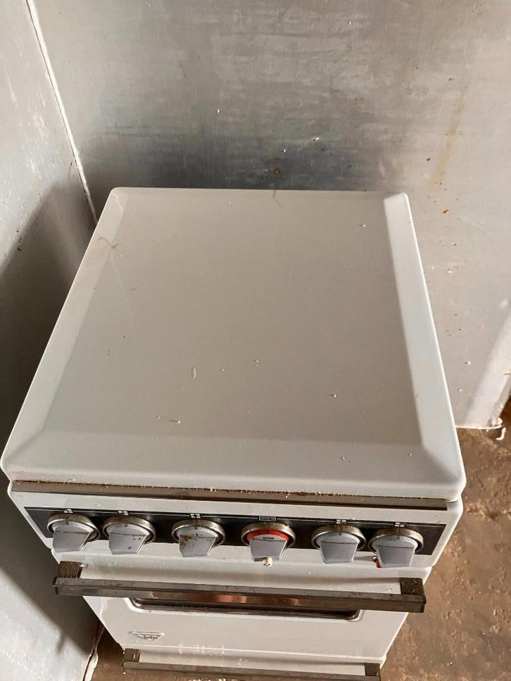 Gasfornuis, Witgoed en Apparatuur, Fornuizen, Gebruikt, Vrijstaand, Gas, 4 kookzones, Minder dan 85 cm, 45 tot 60 cm, Ophalen