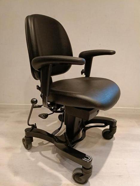 Vela Tango Elektrische Trippelstoel 700EB met oplader (2025), Diversen, Rolstoelen, Zo goed als nieuw, Ophalen