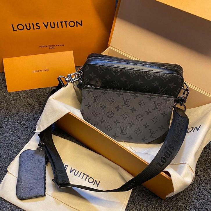 Louis Vuitton Trio Messenger Monogram Bag Nieuw, Sieraden, Tassen en Uiterlijk, Tassen | Schoudertassen, Nieuw, Overige merken