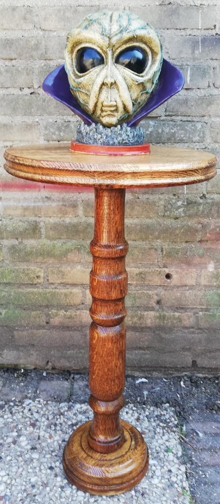 Piedestal. Massief eiken. 70 cm., Huis en Inrichting, Woonaccessoires | Zuilen en Pilaren, Zo goed als nieuw, Ophalen