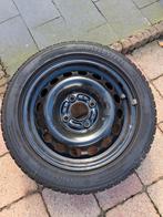 Winterbanden op stalen velg - Mitsubishi Colt, Auto-onderdelen, Banden en Velgen, Ophalen, Gebruikt, Banden en Velgen, Winterbanden