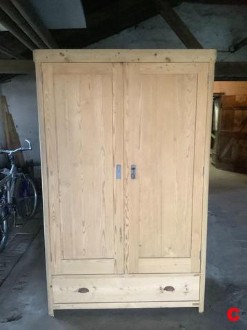 C: Diverse Grenen 2-deurs Garderobe-kasten / kledingkasten beschikbaar voor biedingen