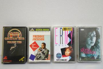 4 originele cassettebandjes met bekende artiesten & getest ! beschikbaar voor biedingen