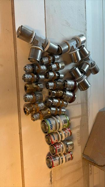 Uponor koppelingen 14 16 25 en 32 beschikbaar voor biedingen