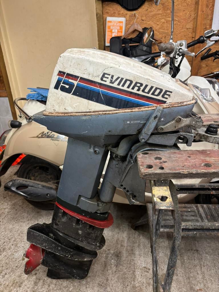 Evinrude 15 PK 2-takt buitenboordmotor, Watersport en Boten, Accessoires en Onderhoud, Ophalen of Verzenden, Zo goed als nieuw