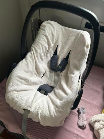 Koeka maxi cosi hoes en voetenzak beschikbaar voor biedingen