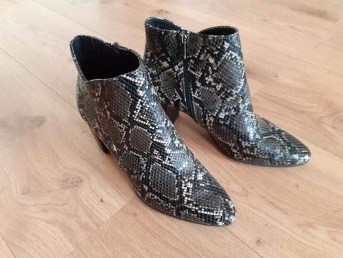 nieuwe enkellaarsjes maat 40, Kleding | Dames, Schoenen, Nieuw, Zwart, Ophalen of Verzenden