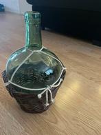 Wijnfles  in mand, Antiek en Kunst, Ophalen
