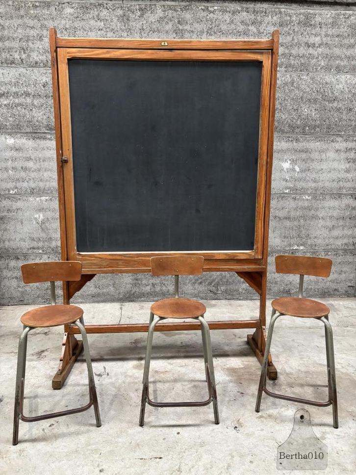 Set van 3 authentieke laboratoriumkrukken jaren 40 50, Huis en Inrichting, Barkrukken, Zo goed als nieuw, 60 tot 90 cm, Hout, Metaal