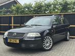 Volkswagen Passat 2.8 V6 4Motion Nwe APK|XENON|H.LEDER|CRUIS, Auto's, Volkswagen, 2772 cc, Zwart, Origineel Nederlands, Handgeschakeld